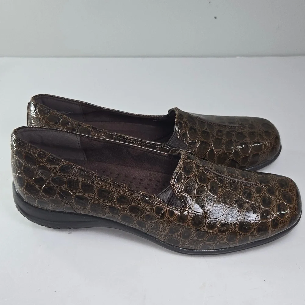 Easy Street Women Brown Croc Embossed Comfort‎ Slip On Loafer Shoes Size 11